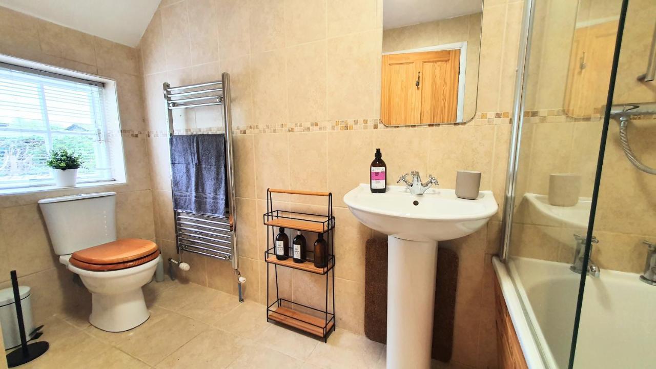 Wilcote Glenfield Cottage - Secluded Luxury Deep In The Oxfordshire Countryside מראה חיצוני תמונה