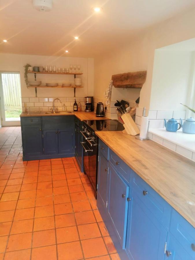 Wilcote Glenfield Cottage - Secluded Luxury Deep In The Oxfordshire Countryside מראה חיצוני תמונה