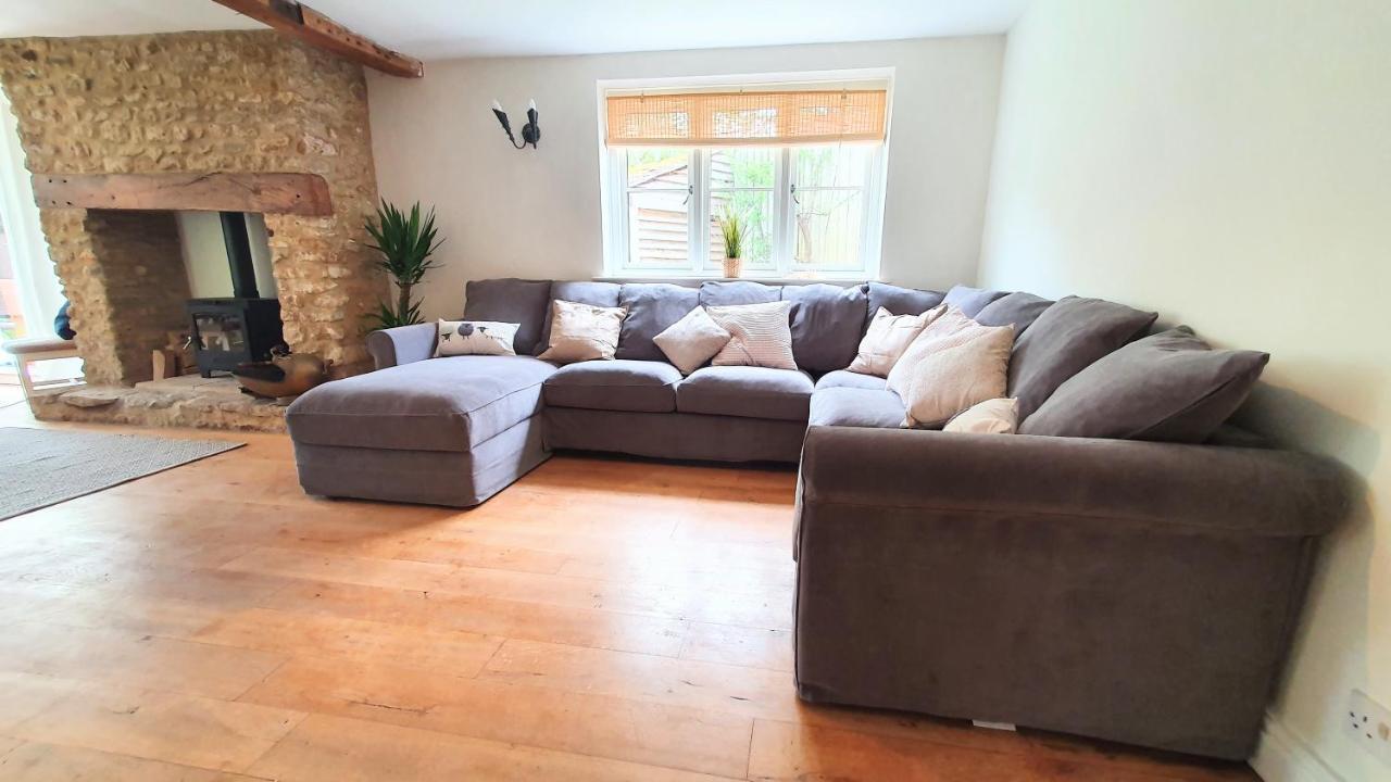 Wilcote Glenfield Cottage - Secluded Luxury Deep In The Oxfordshire Countryside מראה חיצוני תמונה