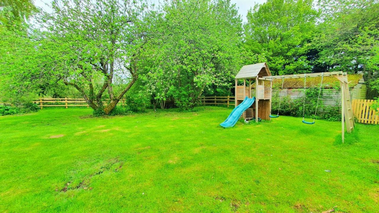 Wilcote Glenfield Cottage - Secluded Luxury Deep In The Oxfordshire Countryside מראה חיצוני תמונה