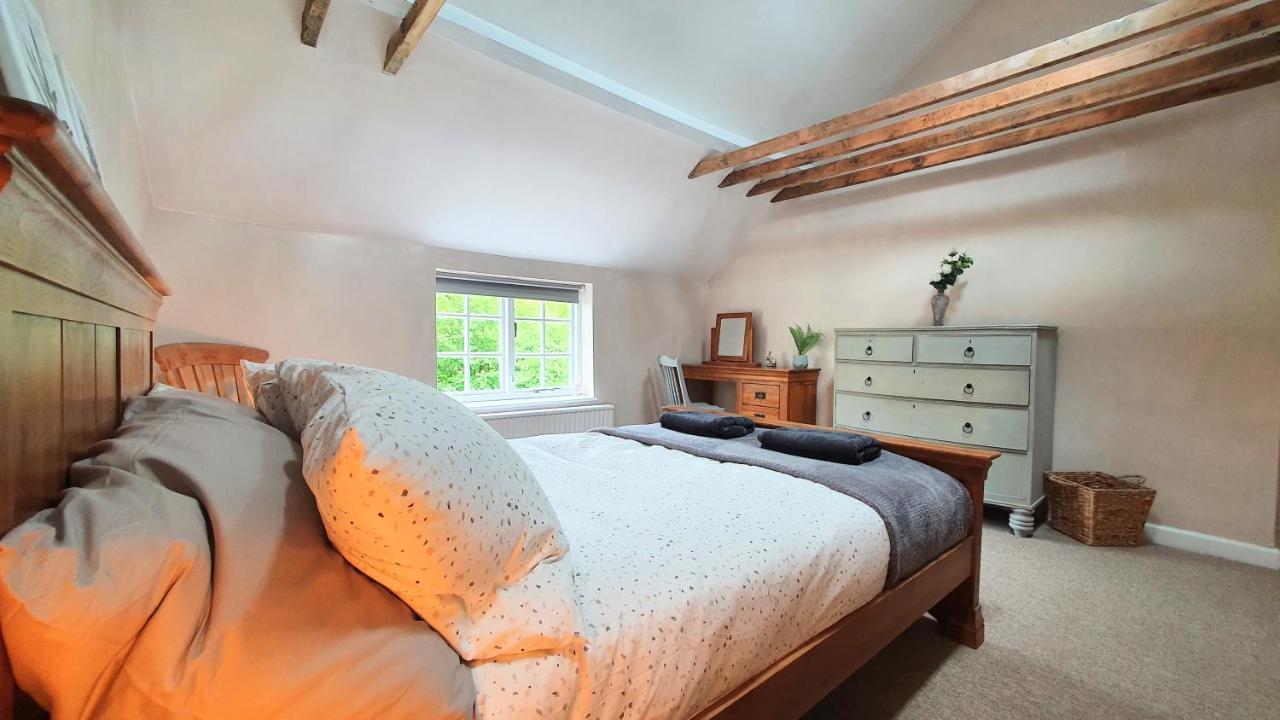 Wilcote Glenfield Cottage - Secluded Luxury Deep In The Oxfordshire Countryside מראה חיצוני תמונה